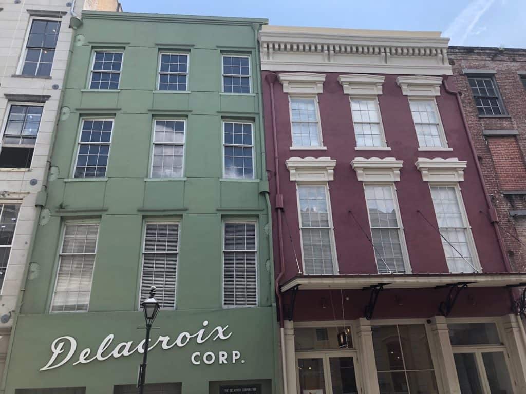 colorful-historic-buildings-new-orleans-lousiana-decatur-street-french-quarter-free-things-to-do-new-orleans