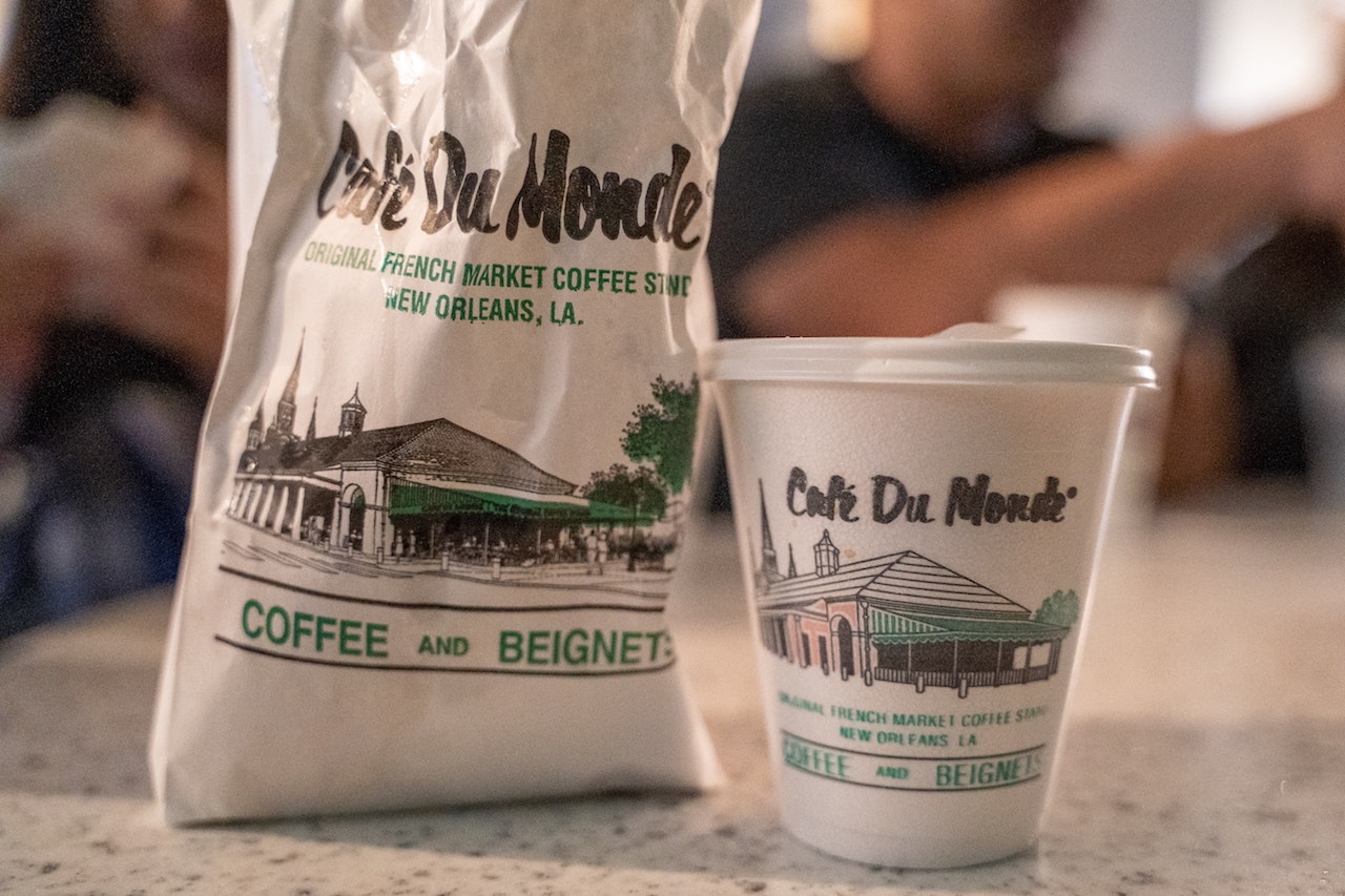 cafe du monde french market french quarter coffee beignets new orleans louisiana