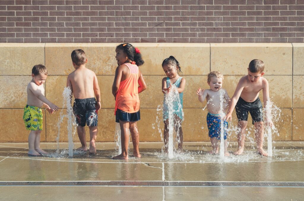 elmwood park omaha kids splash park