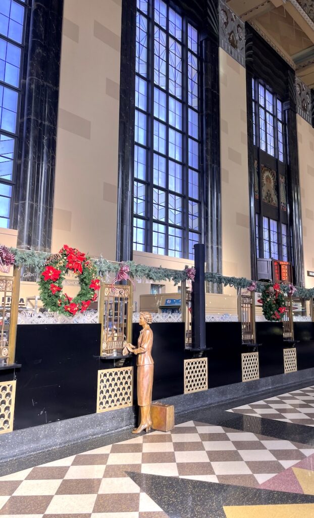 durham museum union station christmas tree omaha nebraska