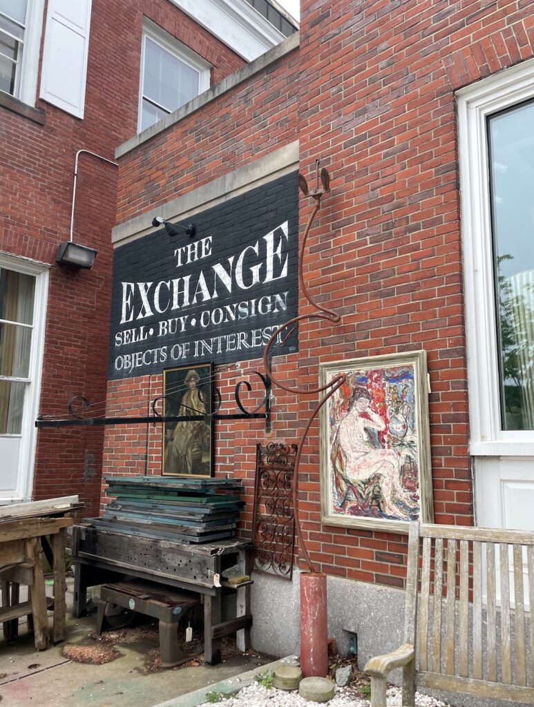 shopping art galleries court street downtown plymouth massachusetts