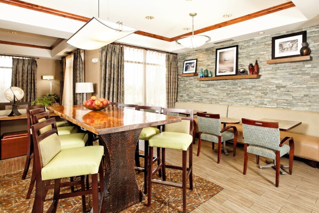 Hampton Inn Montrose Dining Area