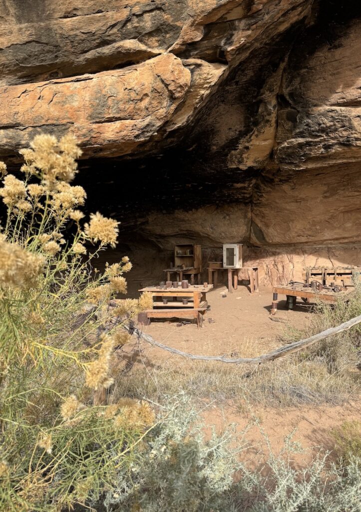 cave spring trail cowboy camp canyonlands national park needles district moab utah
