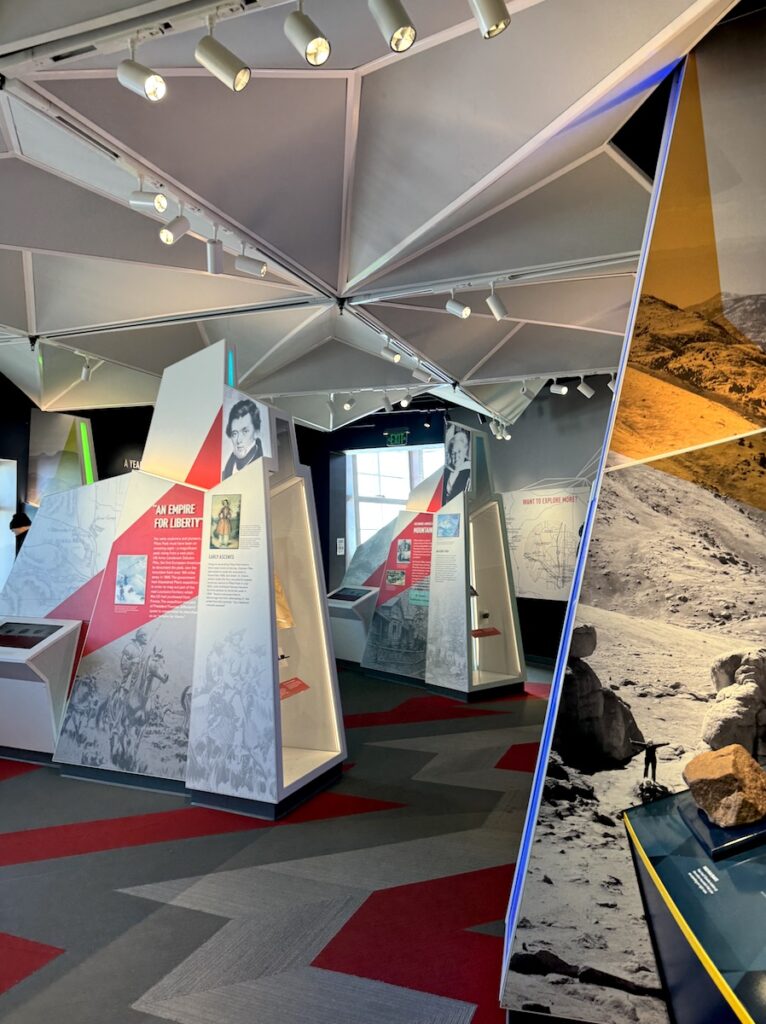 Pikes Peak Summit Visitor Center Museum