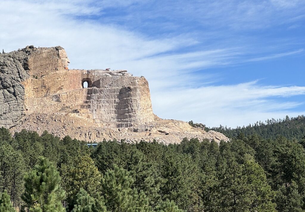 crazy horse mountain carving monument south dakota black hills
