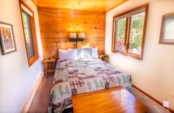 mcgregor mountain lodge guest room estes park colorado