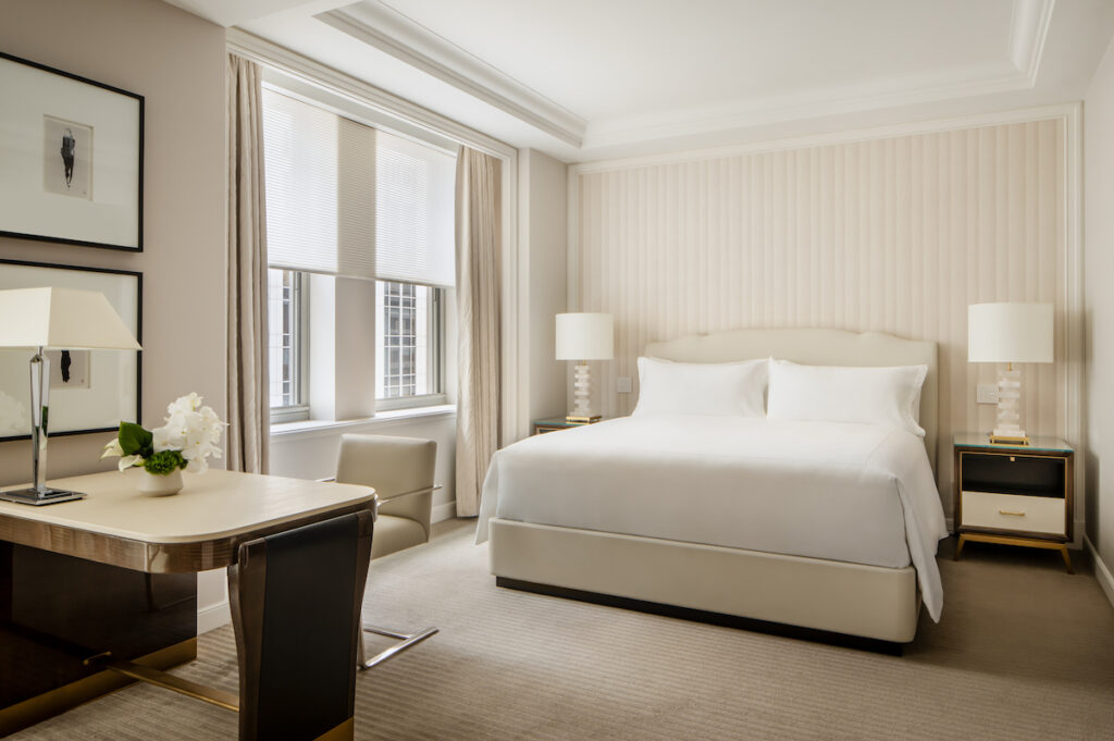 Waldorf Astoria New York Park Avenue Junior Suite Bed guest room manhattan new york city