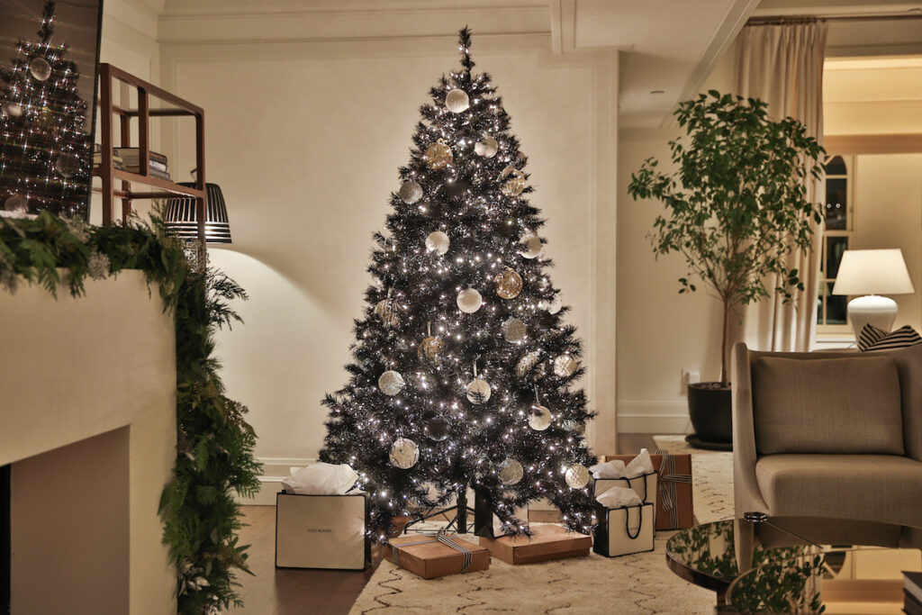 christmas tree in suite decor the mark hotel new york city upper east side