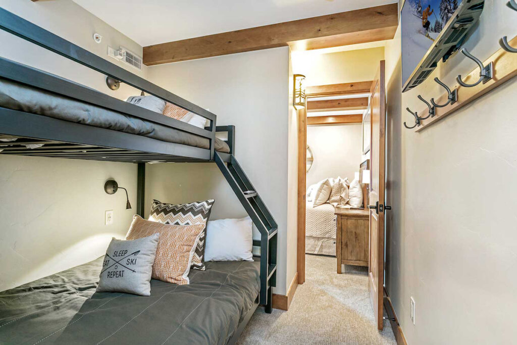 bunk bed room antlers at vail hotel colorado
