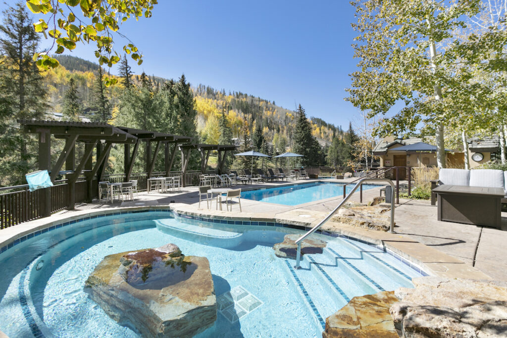 hot tub pool antlers at vail hotel colorado