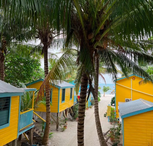 beach bungalows Colinda Cabanas caye caulker belize
