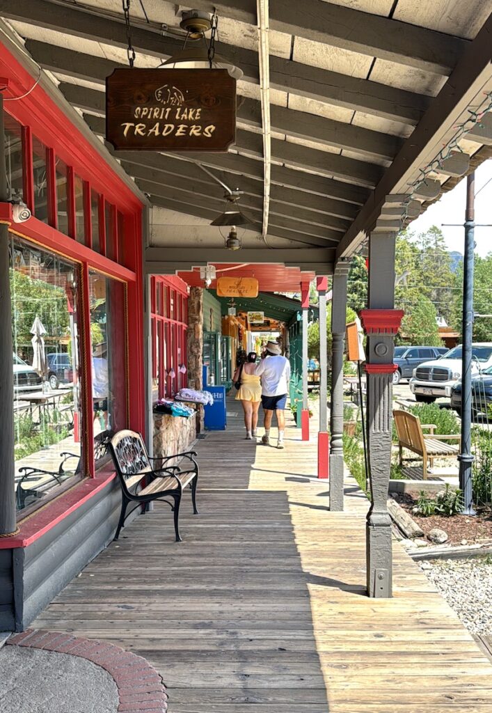 shopping grand avenue historic boardwalk grand lake colorado