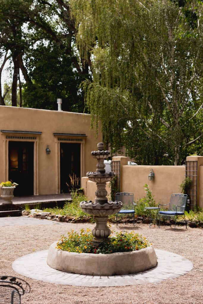 Outdoor courtyard Palacio de Marquesa taos new mexico hotel
